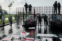 Polizei stoppt Demonstrierende