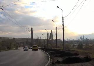 Ein Bild von dem Asow-Stahlwerk Mariupol vor dem Krieg in der Ukraine