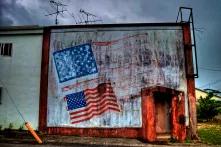 Grafitti US-Flage an Hauswand