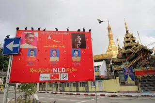 Wahlplakate in Myanmar